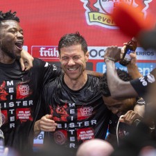 爱游戏官网-勒沃库森大胜科隆，全面压制对手(勒沃库森阵容名单)